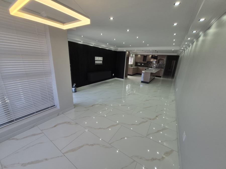 To Let 3 Bedroom Property for Rent in Rylands Western Cape